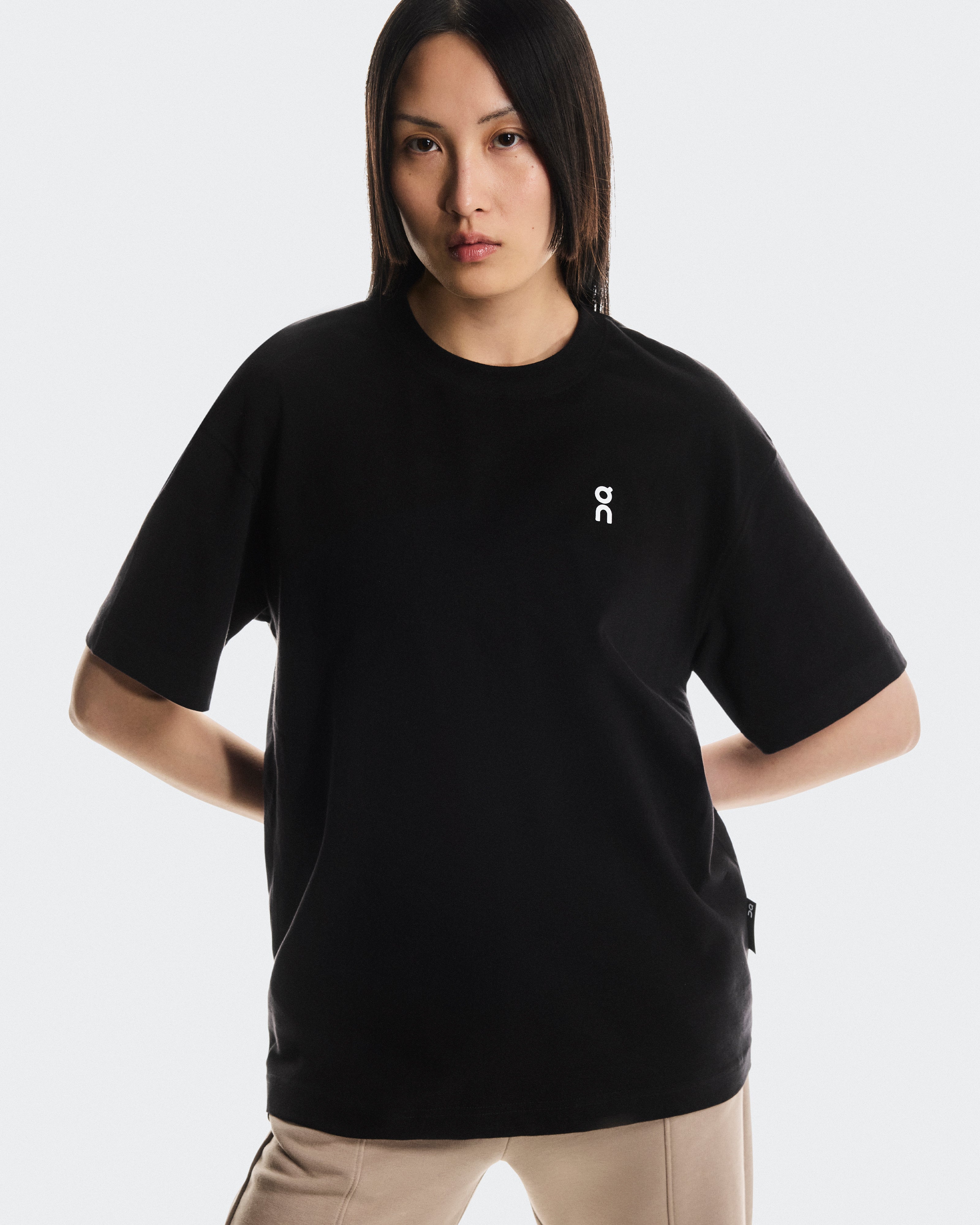 Club-T Graphic W Black | Olive