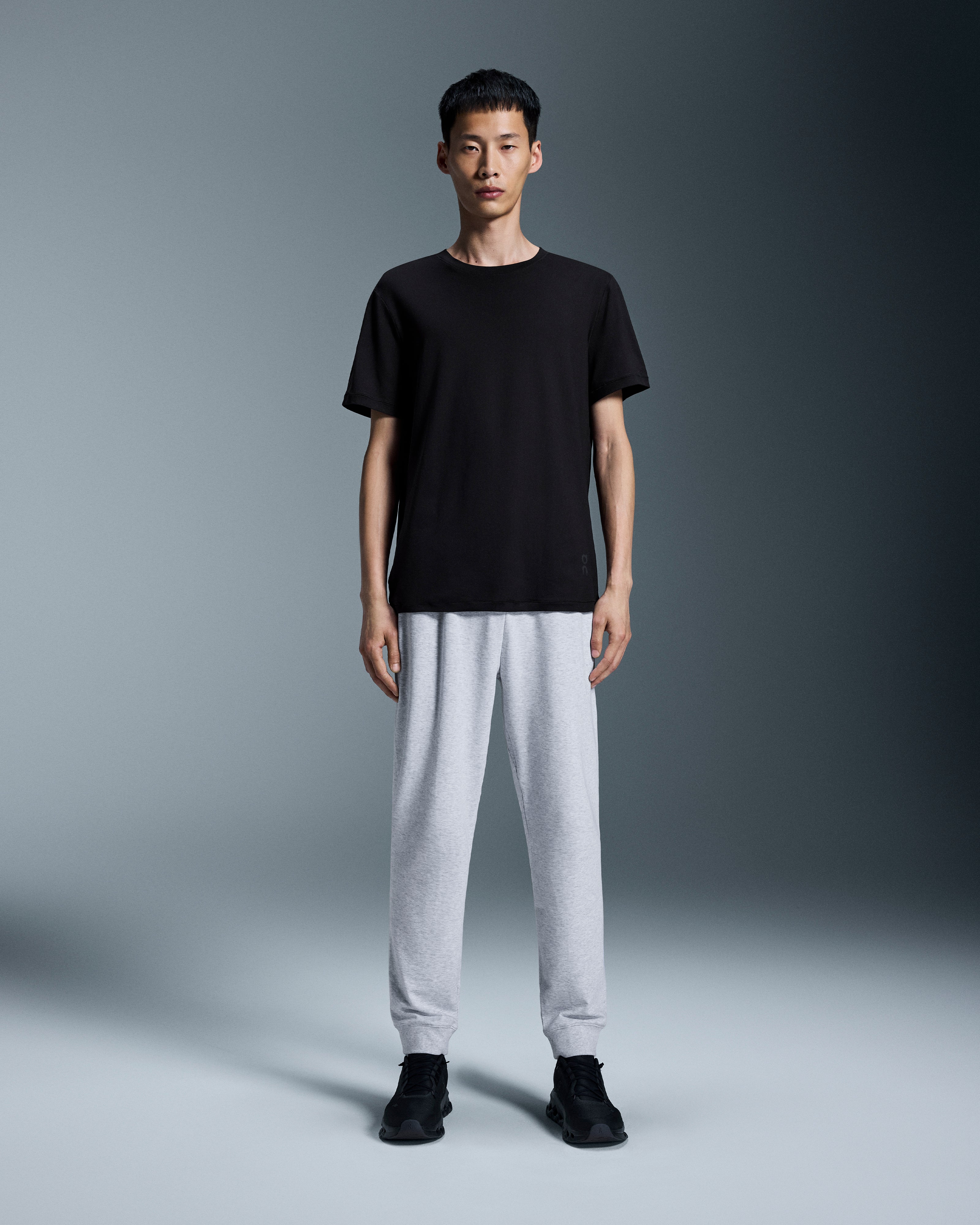 Studio-T M Black