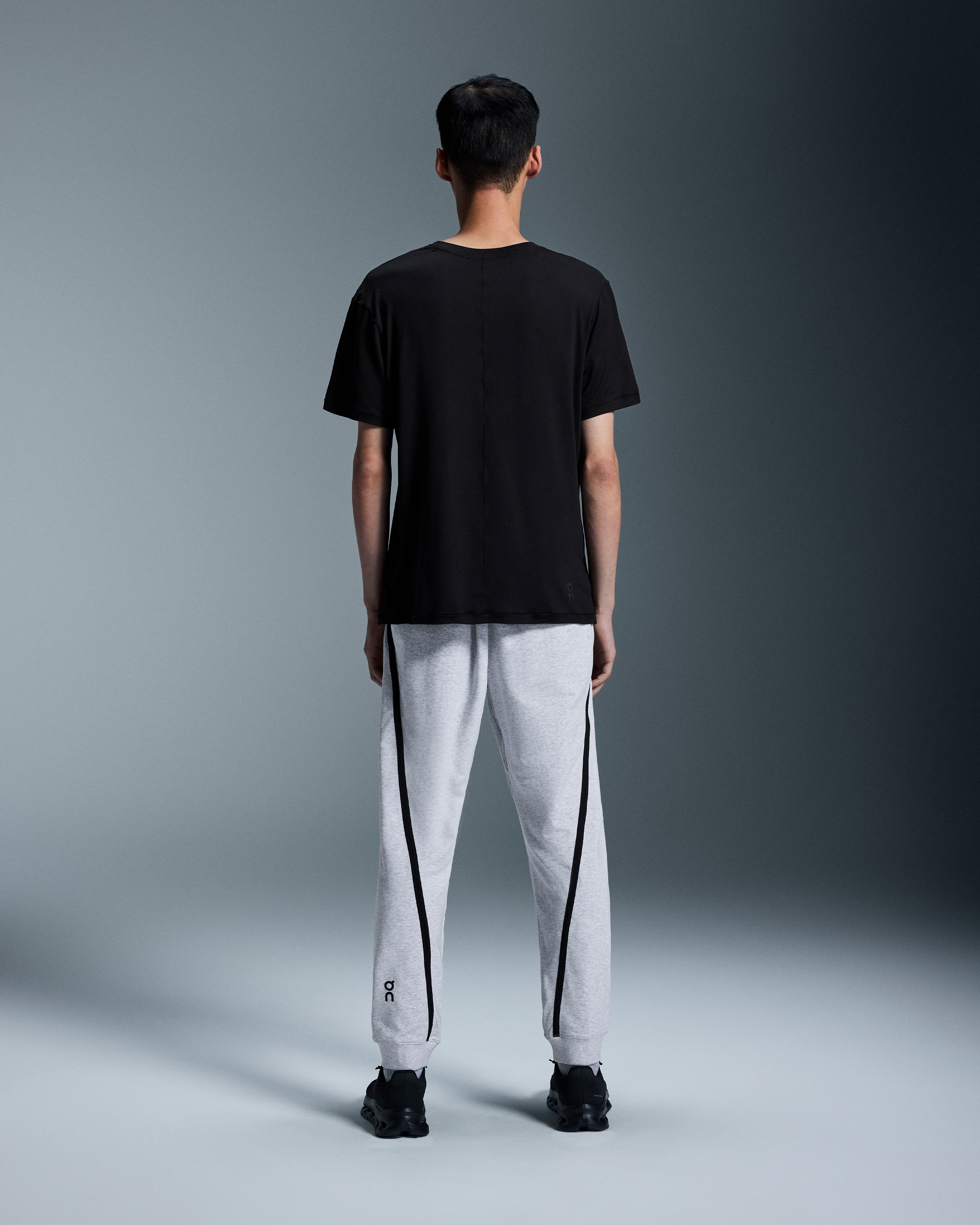 Studio-T M Black