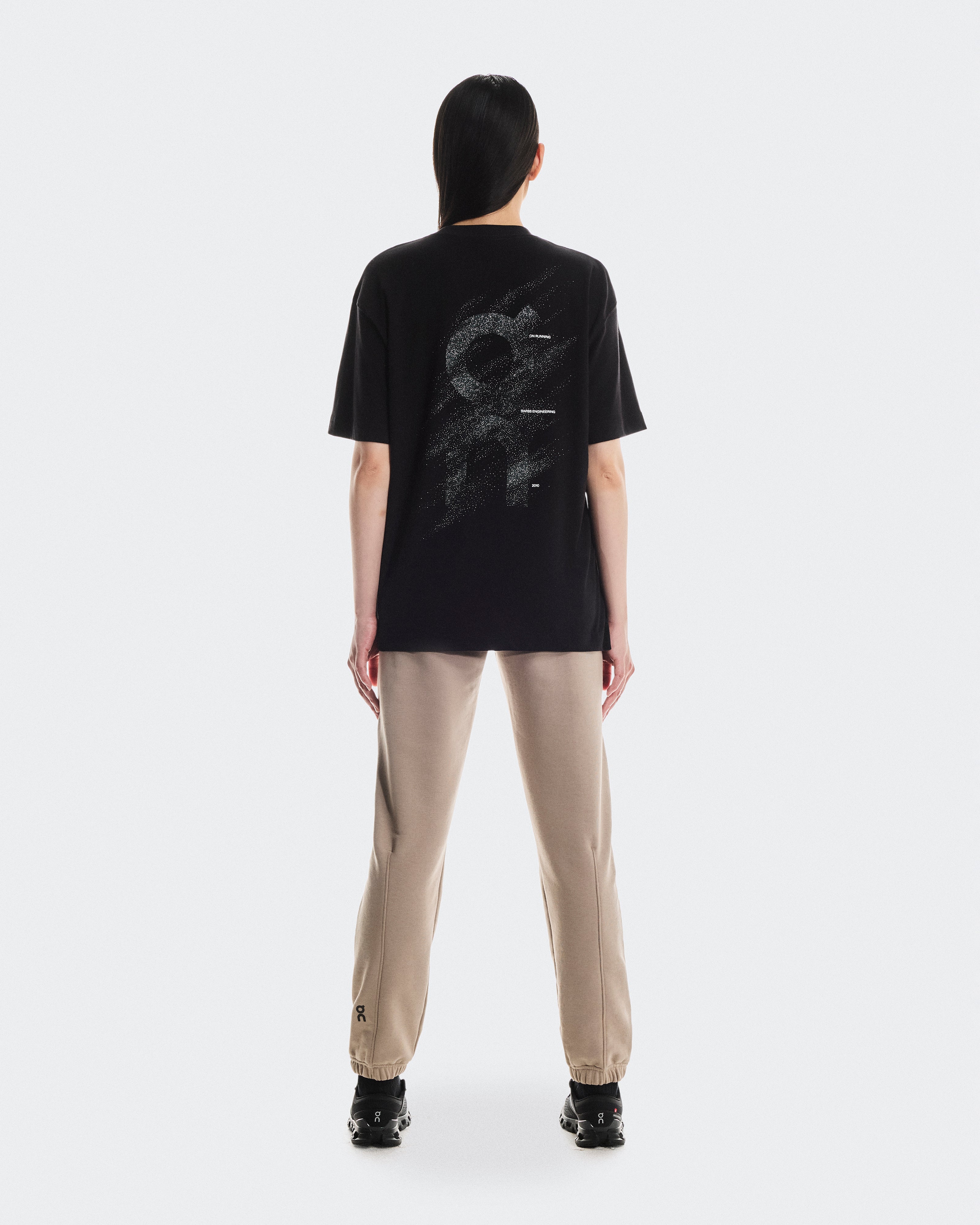 Club-T Graphic W Black | Olive